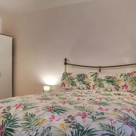 Salmon Leap 1 - Uk48206 Sleights